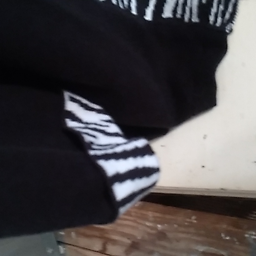 SOUTHERN Lady Large Black with Zebra Trim Medium Sleeves - Picture 5 of 7